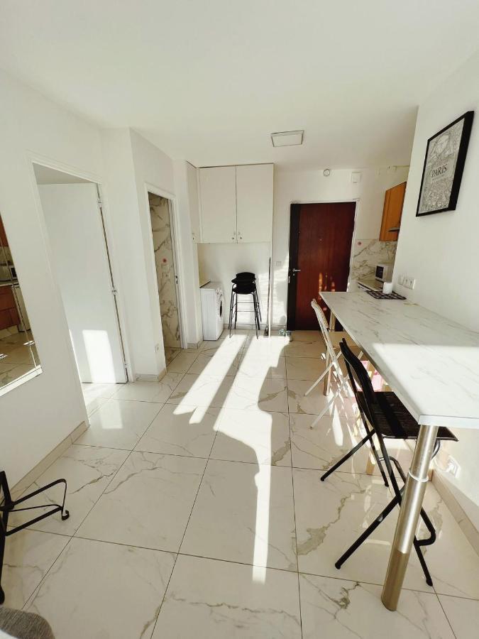 Apartment Near Subway And Supermarket Paris Luaran gambar
